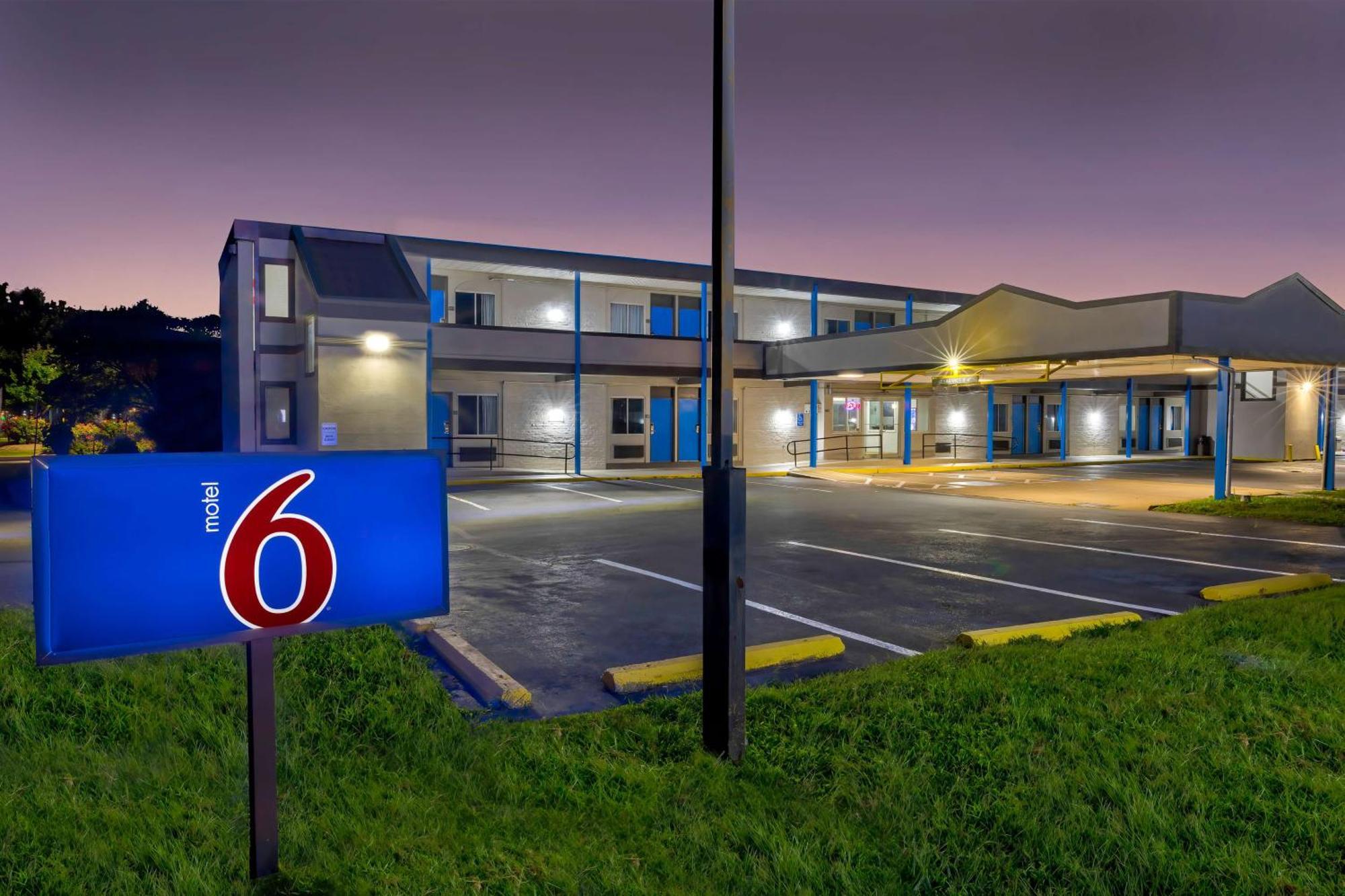 Motel 6 Harrisburg Pa Near Pa Expo Center Exterior photo