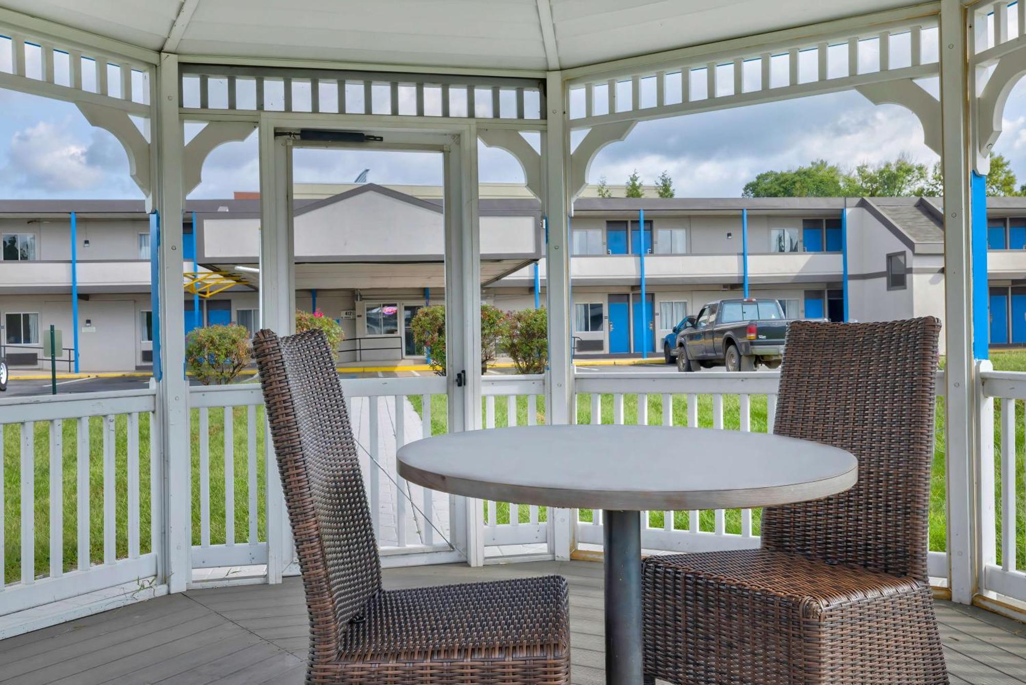 Motel 6 Harrisburg Pa Near Pa Expo Center Exterior photo